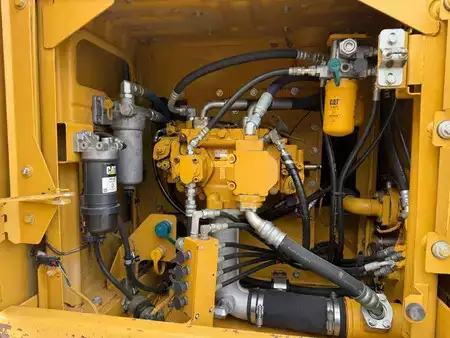 Rupsgraafmachines 2015 Caterpillar 320E L (10)