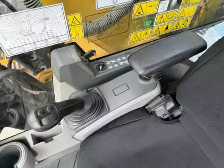 Rupsgraafmachines 2015 Caterpillar 320E L (15)