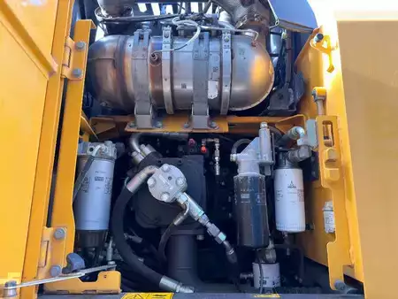 Pelle sur pneus 2015 Volvo EW180E (15)
