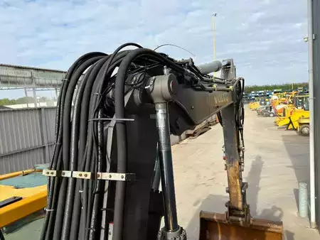 Pelle sur pneus 2015 Volvo EW180E (23)