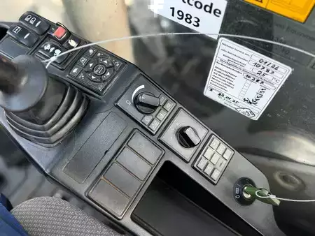 Pelle sur pneus 2015 Volvo EW180E (40)
