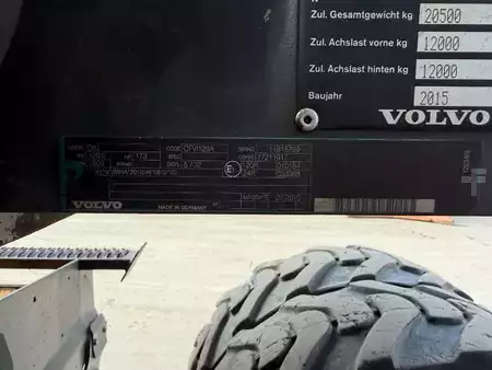 Pelle sur pneus 2015 Volvo EW180E (9)