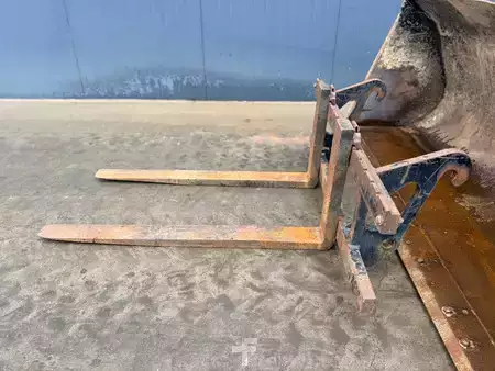 Pyöräkuormaajat 2016 Caterpillar 907M (17)