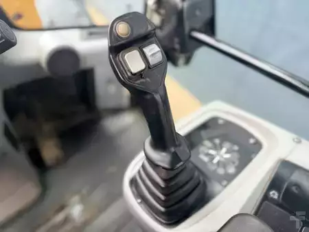 Pyöräkuormaajat 2016 Caterpillar 907M (9)