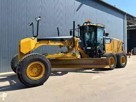 Grader 2011 Caterpillar 140M2 (1)