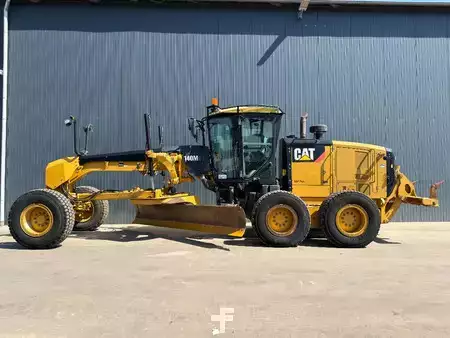 Grader 2011 Caterpillar 140M2 (2)