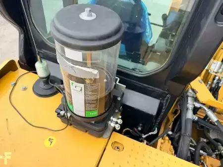 Escavadora de rastos 2018 Caterpillar 323 07A (16)