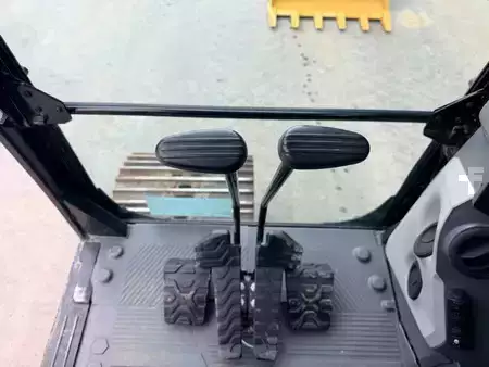 Escavadora de rastos 2018 Caterpillar 323 07A (25)