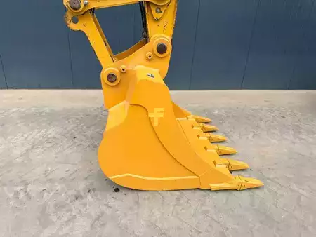 Escavadora de rastos 2018 Caterpillar 323 07A (27)