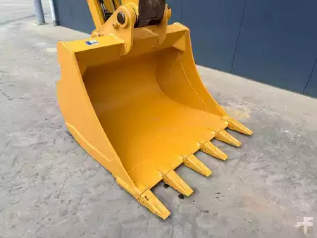 Escavadora de rastos 2018 Caterpillar 323 07A (28)