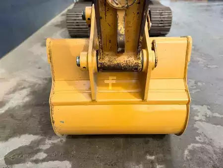 Pelles sur chenilles 2015 Caterpillar 320E L (13)