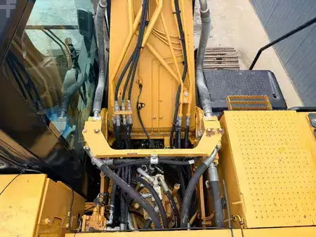 Pelles sur chenilles 2015 Caterpillar 320E L (31)