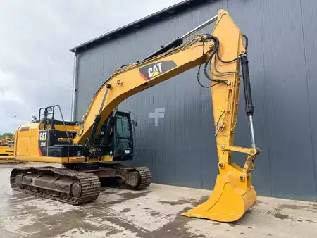 Pelles sur chenilles 2015 Caterpillar 320E L (36)