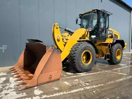 Kolové nakladače 2017 Caterpillar 938M (1)