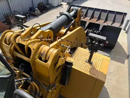 Carregadeira de rodas 2019 Caterpillar 988K (18)