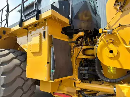 Carregadeira de rodas 2019 Caterpillar 988K (6)