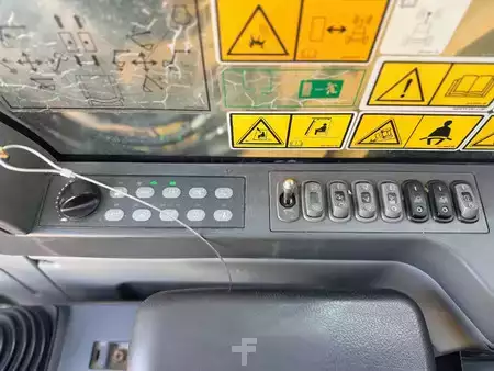 Excavadoras de cadenas 2016 Caterpillar 352F (10)