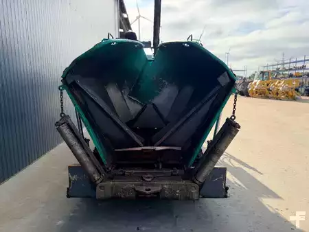 Adoquines de ruedas 2016 VÖGELE SUPER 1300-3i (38)
