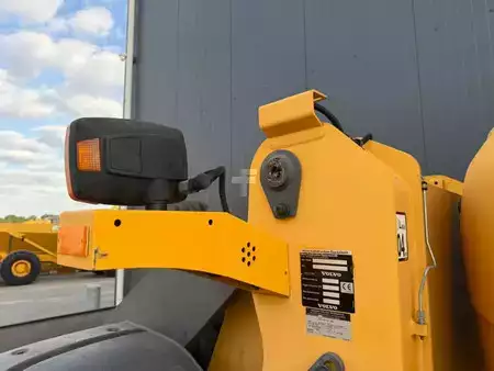 Wheel Loaders 2011 Volvo L60F (12)