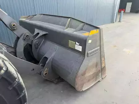 Wheel Loaders 2011 Volvo L60F (17)