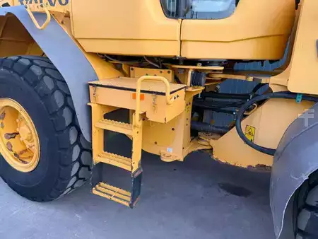 Wheel Loaders 2011 Volvo L60F (24)