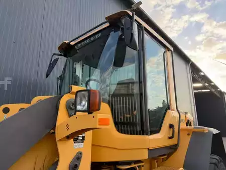 Wheel Loaders 2011 Volvo L60F (6)