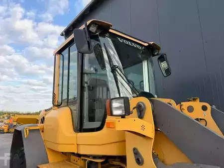 Wheel Loaders 2011 Volvo L60F (8)