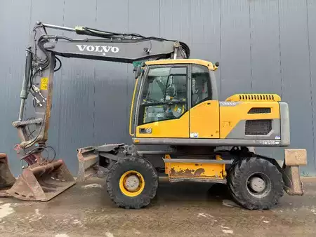 Escavatori gommati 2012 Volvo EW160D (11)