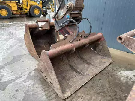 Escavatori gommati 2012 Volvo EW160D (16)