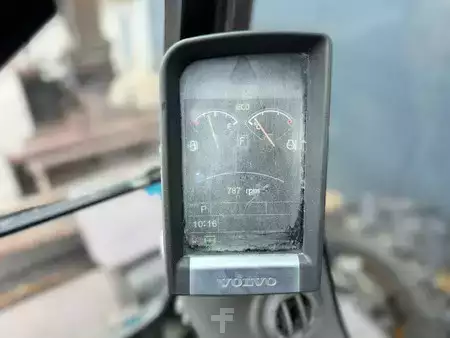Escavatori gommati 2012 Volvo EW160D (21)