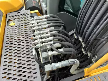 Escavatori gommati 2012 Volvo EW160D (22)