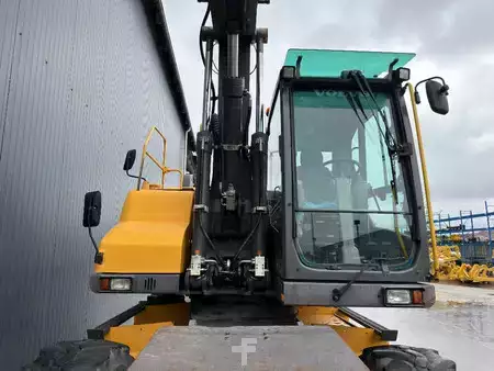 Escavatori gommati 2012 Volvo EW160D (26)