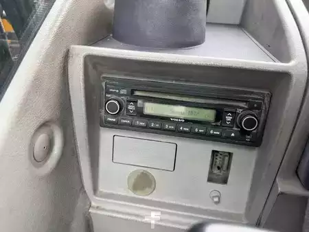 Escavatori gommati 2012 Volvo EW160D (27)