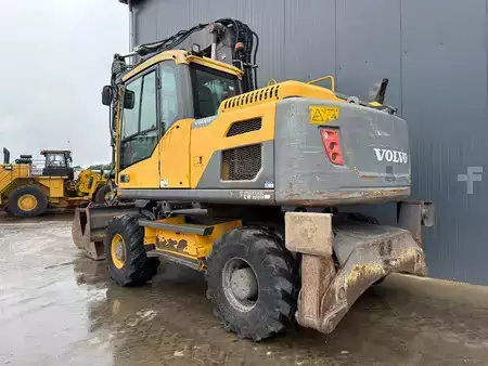 Escavatori gommati 2012 Volvo EW160D (30)