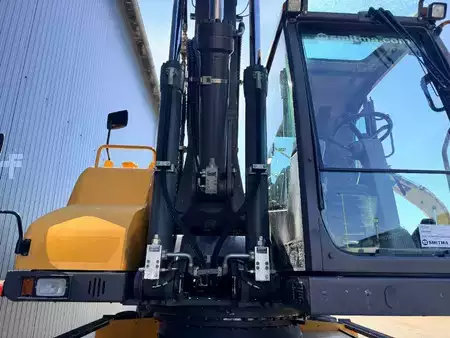 Pelle sur pneus 2014 Volvo EW180D (21)
