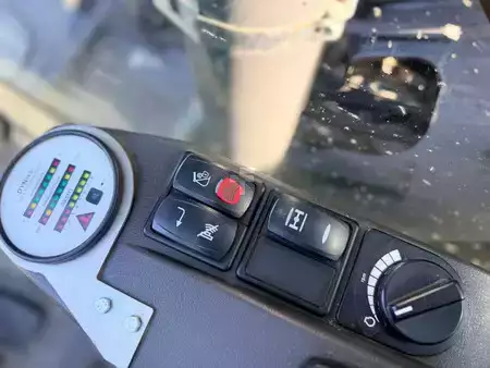 Pelle sur pneus 2014 Volvo EW180D (3)
