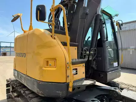 Excavadoras de cadenas 2010 Volvo ECR145CL VA (16)