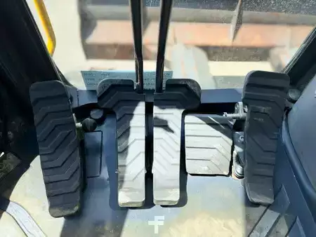 Excavadoras de cadenas 2010 Volvo ECR145CL VA (32)