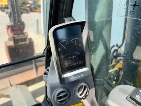 Excavadoras de cadenas 2010 Volvo ECR145CL VA (33)