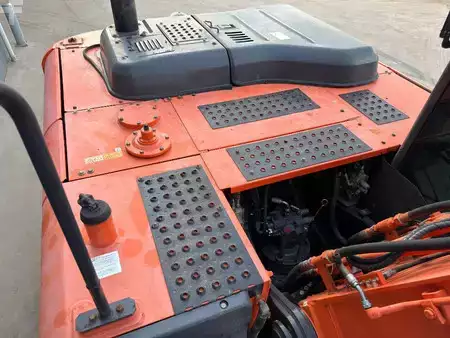 Hydraulic Excavators 2016 Hitachi ZX250LC-5B Long reach (18)