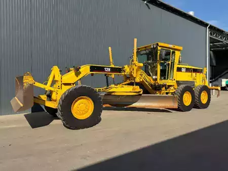 Gradere 2003 Cat 12H - CE (2)