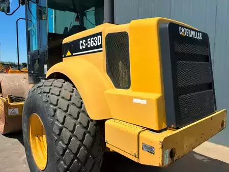 Tandemové válce 2002 Caterpillar CS563D (10)