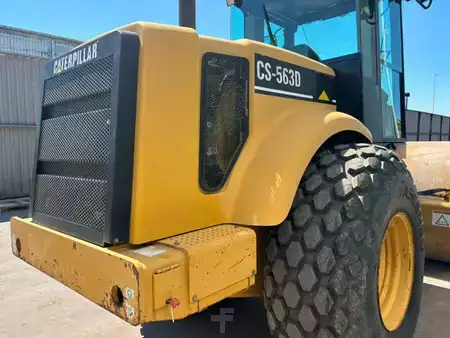Tandemové válce 2002 Caterpillar CS563D (11)