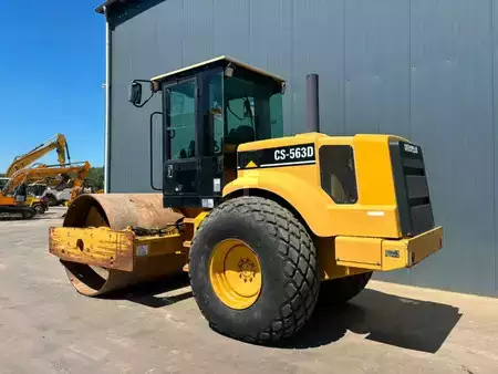 Tandemové válce 2002 Caterpillar CS563D (2)