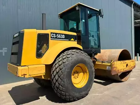 Tandemové válce 2002 Caterpillar CS563D (4)