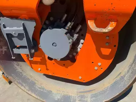 Walce gładkie 2016 Hamm HD+ 110i (17)