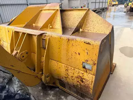 Chargeuse sur pneus 2015 Caterpillar 966M (24)