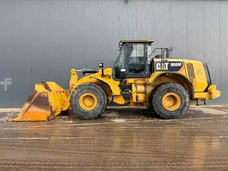Chargeuse sur pneus 2015 Caterpillar 966M (27)