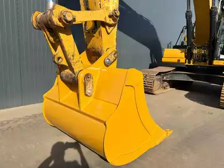 Beltegraver 2020 Caterpillar 330 07B (13)