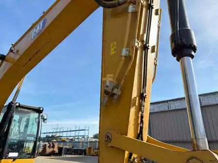 Beltegraver 2020 Caterpillar 330 07B (15)